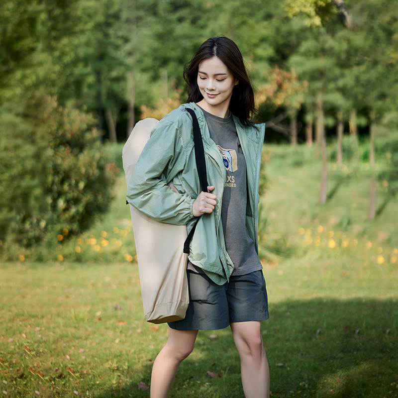 Naturehike skládací křeslo Moon s područkami - tmavě šedé 